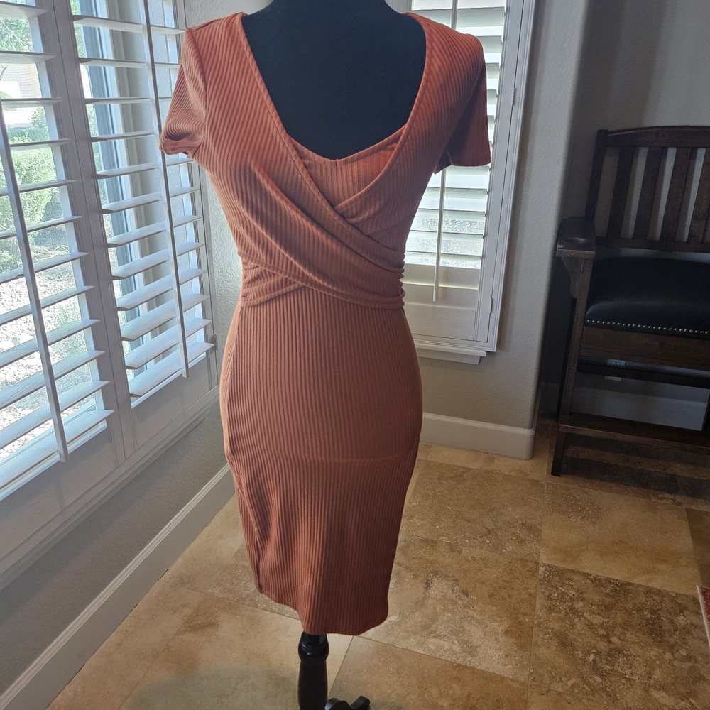 Guess Rust Ribbed Midi Dress